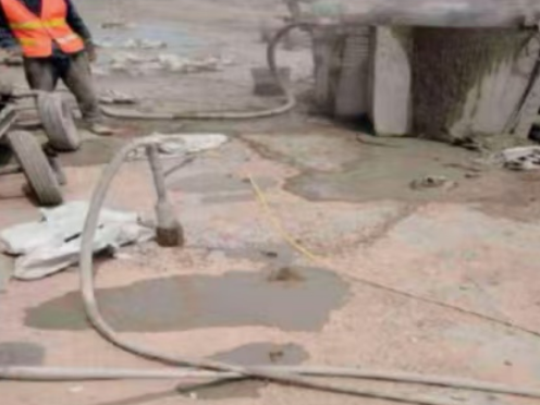 忻府水泥混凝土路面板底注浆技术 路面脱空注浆整治方案